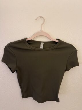 Alo Cropped Shirt